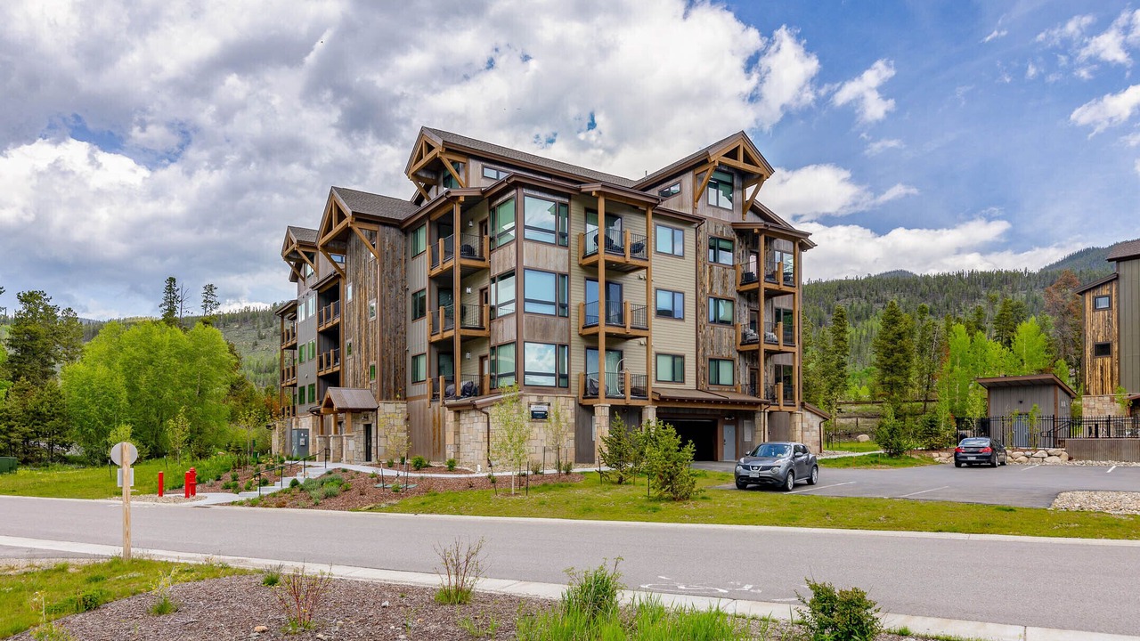 Photo of Outdoor in Lakeside Village