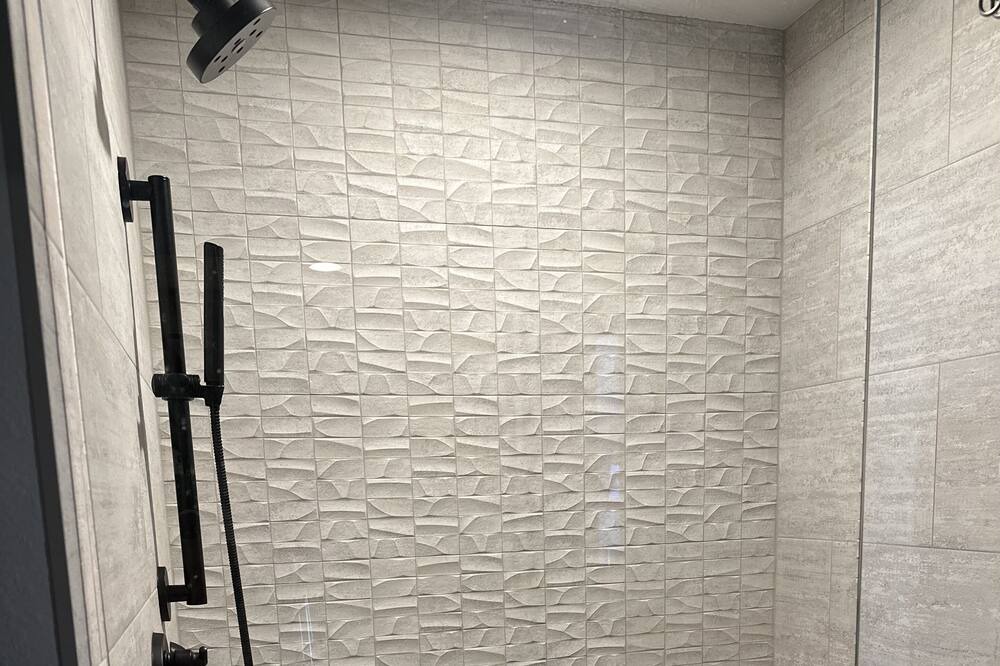 Photo of Bathroom in Jefferson Park