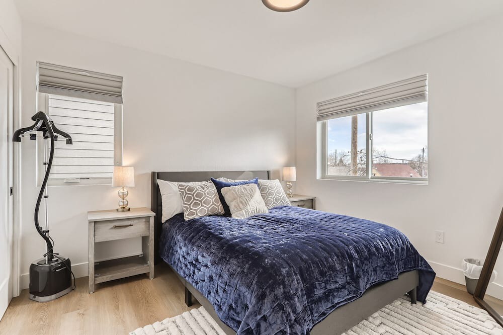 Photo of Bedroom in Jefferson Park