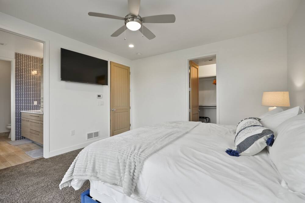 Photo of Bedroom in Sloan Lake