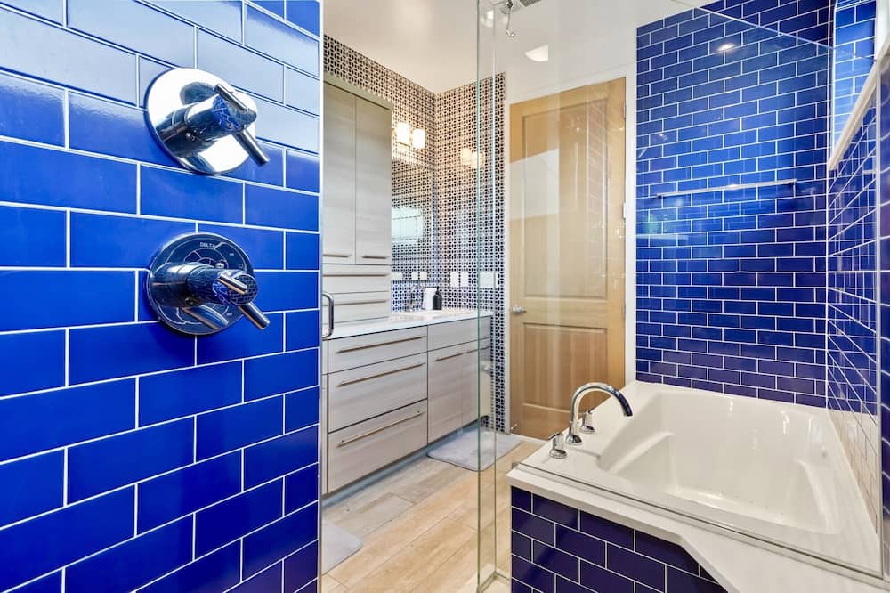 Photo of Bathroom in Sloan Lake