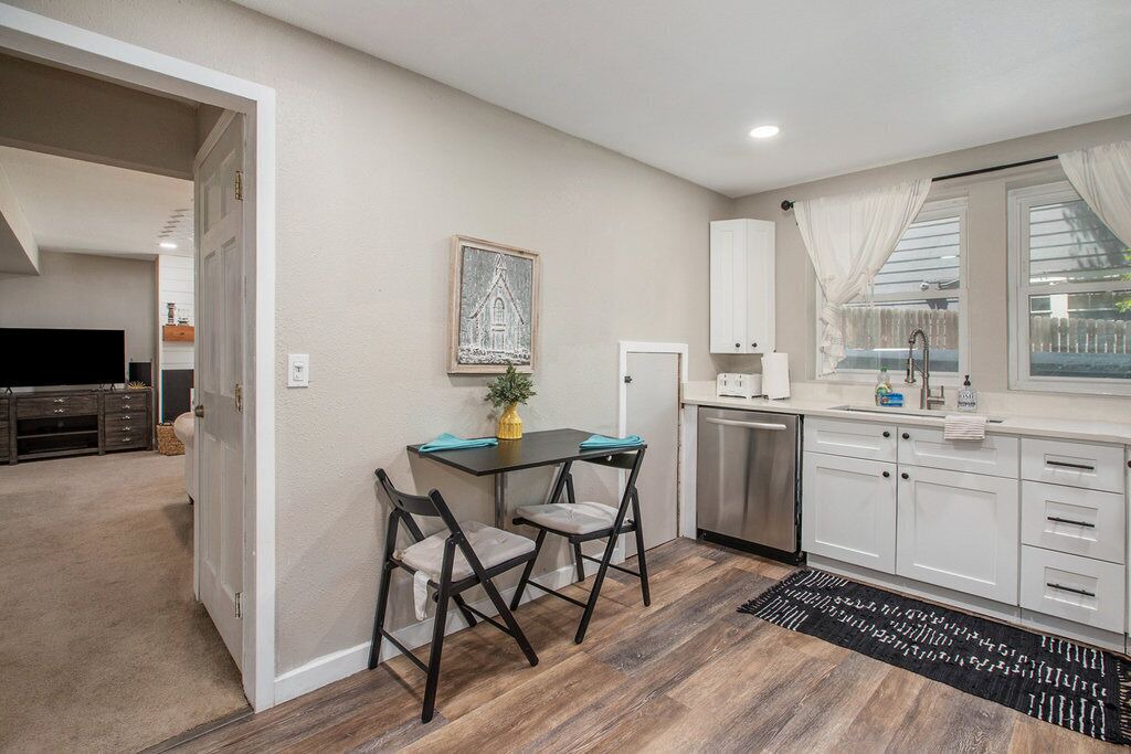 Photo of Kitchen in Dakota Station