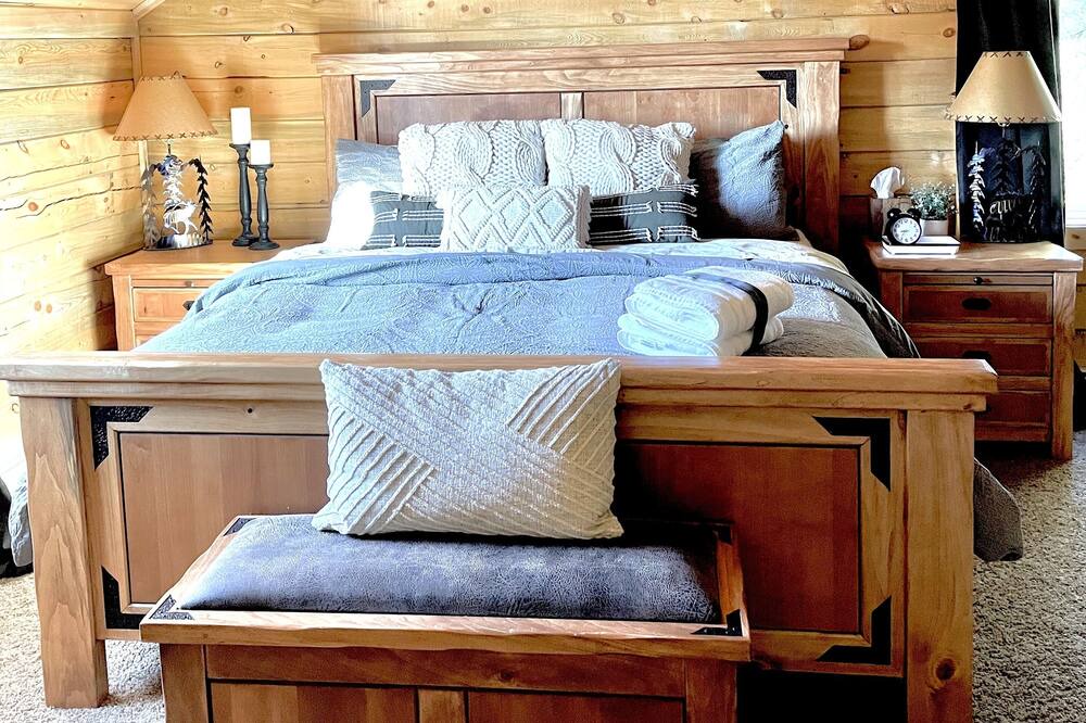 Photo of Bedroom in Warm Springs
