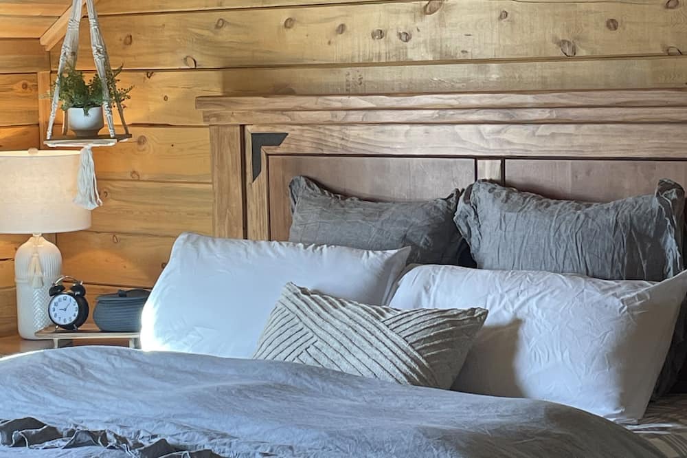 Photo of Bedroom in Warm Springs