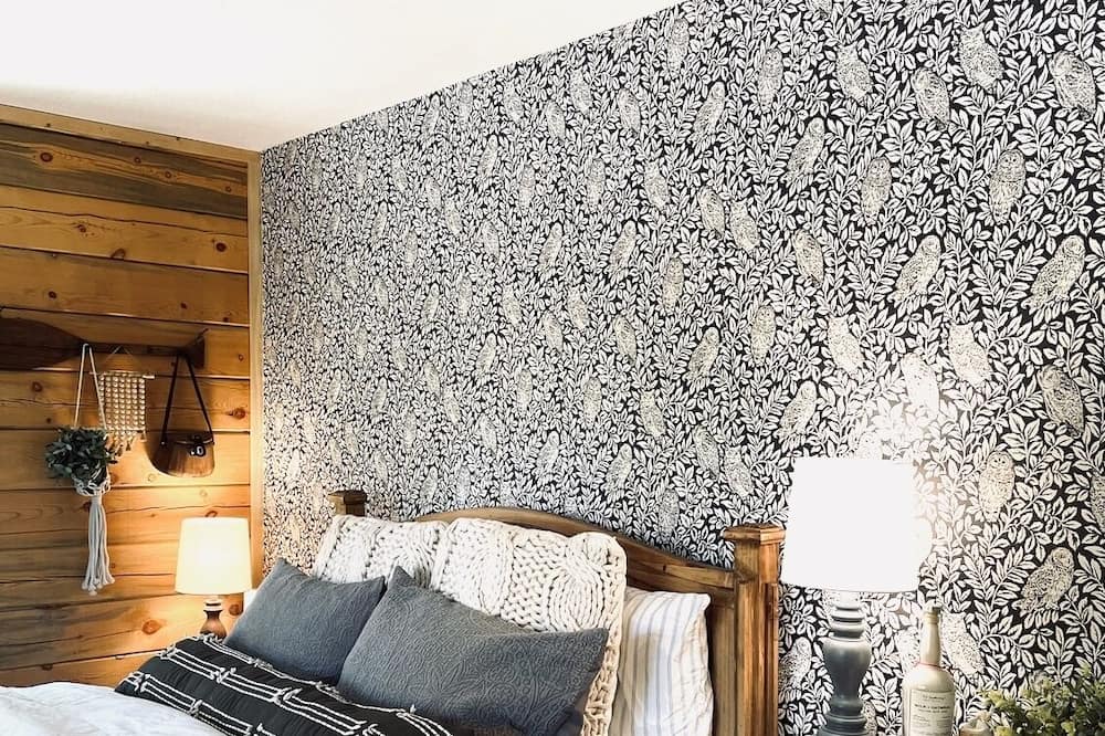 Photo of Bedroom in Warm Springs