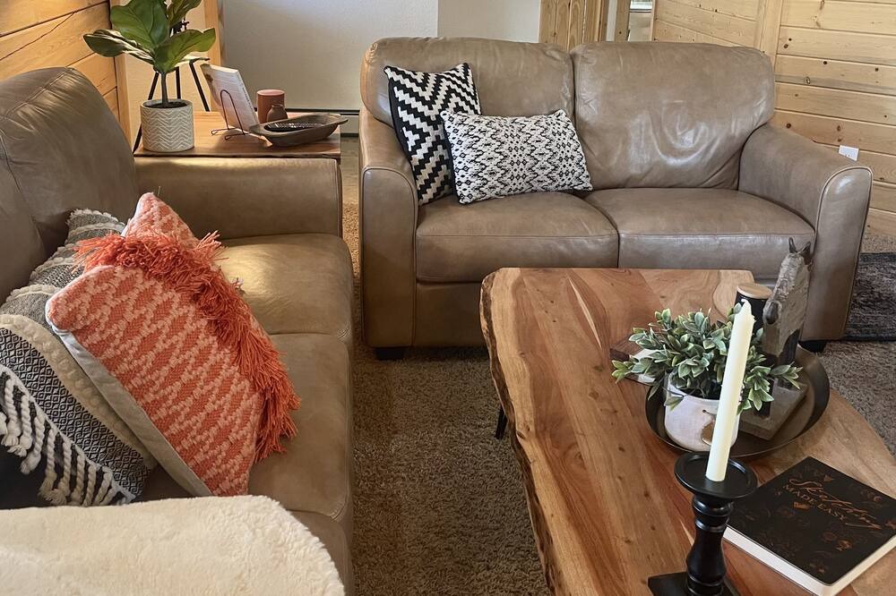 Photo of Livingroom in Warm Springs