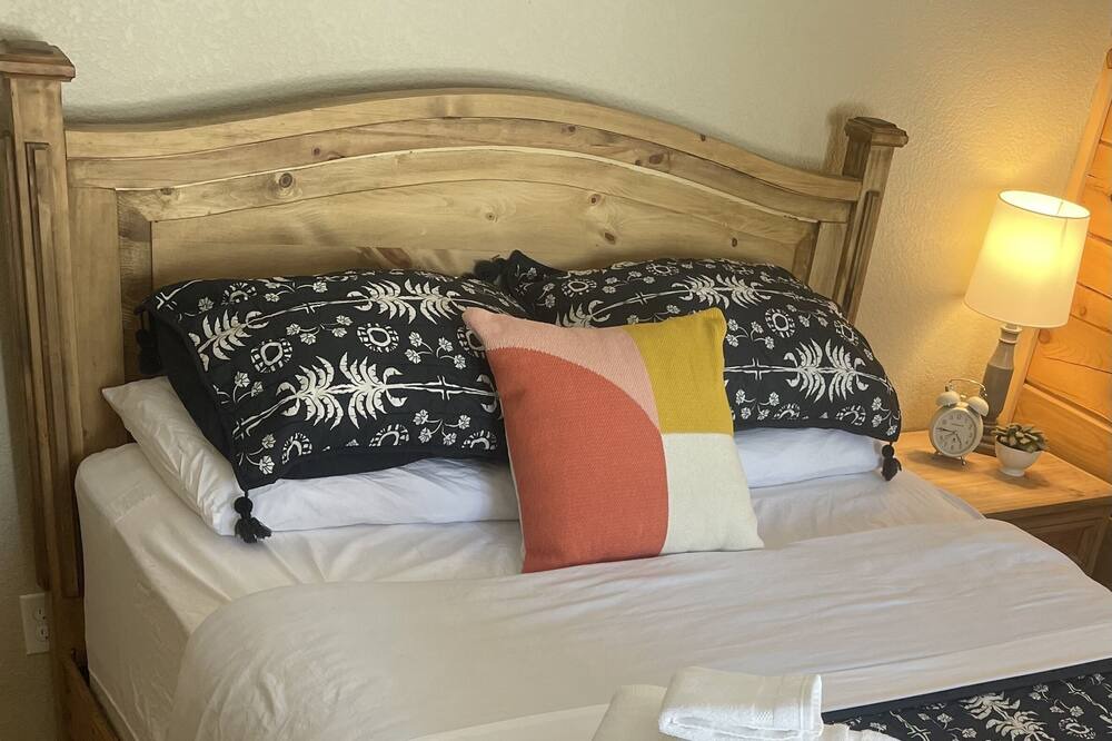 Photo of Bedroom in Warm Springs