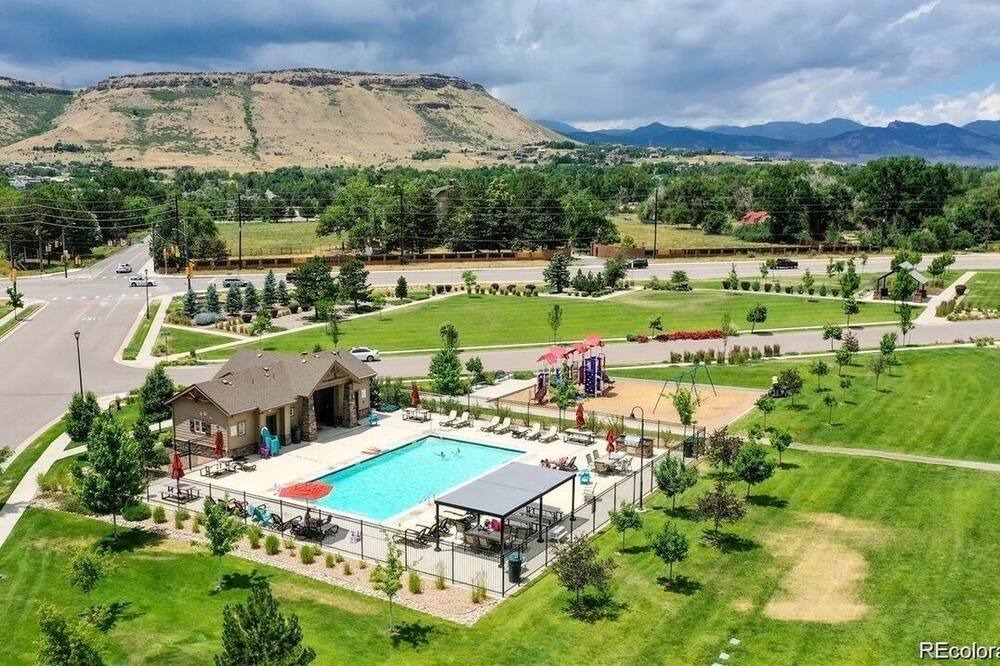 Photo of Outdoor in Golden