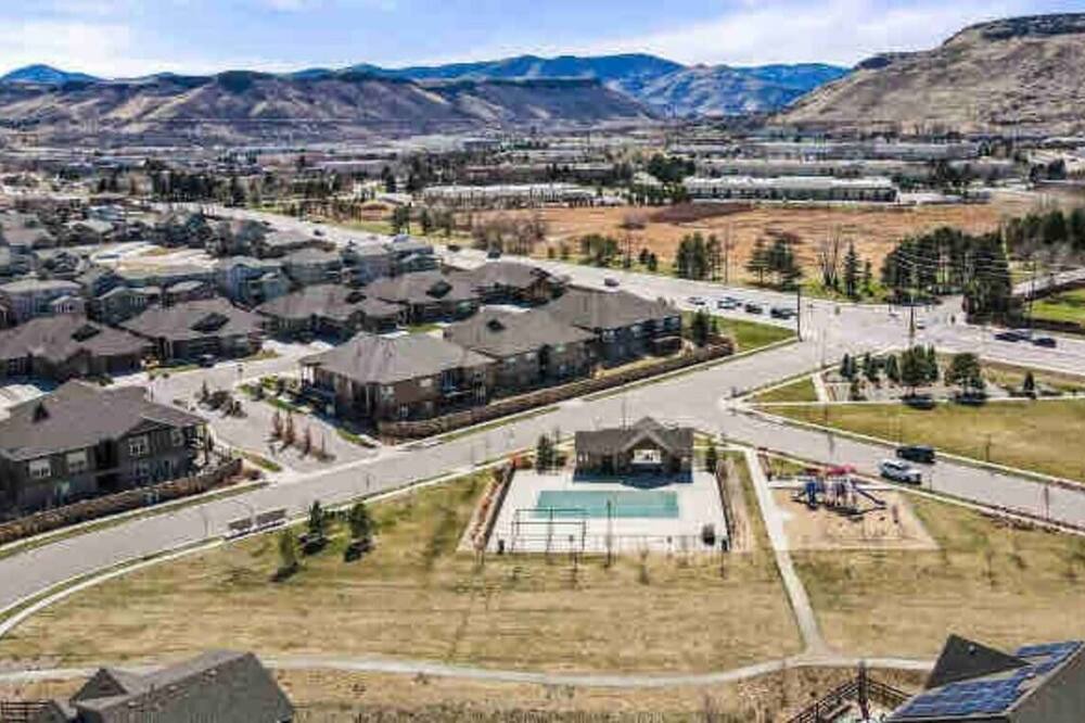 Photo of Outdoor in Golden