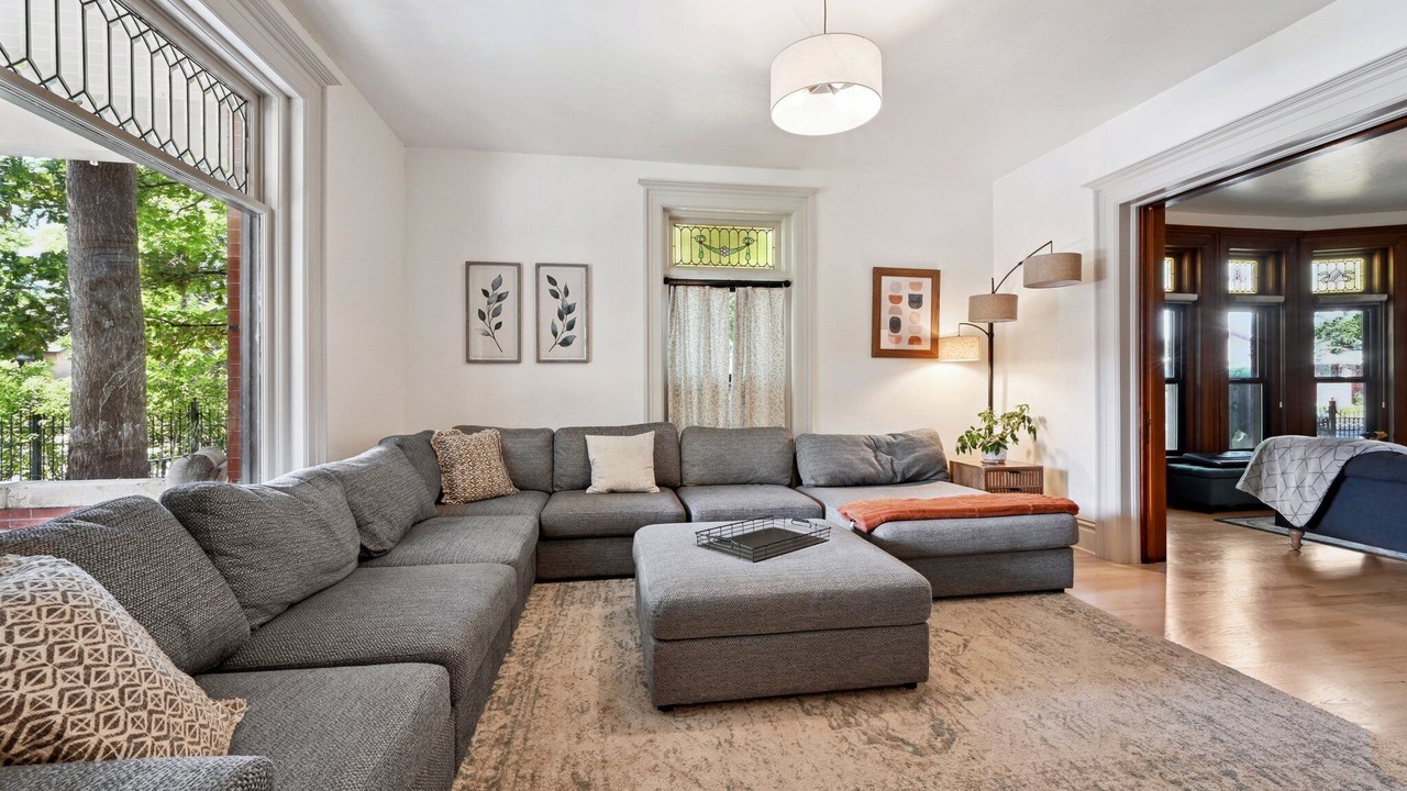 Photo of Livingroom in Sunnyside