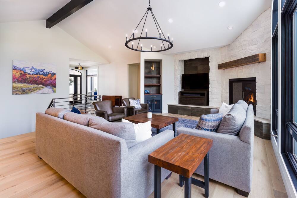 Photo of Livingroom in North Central Evergreen