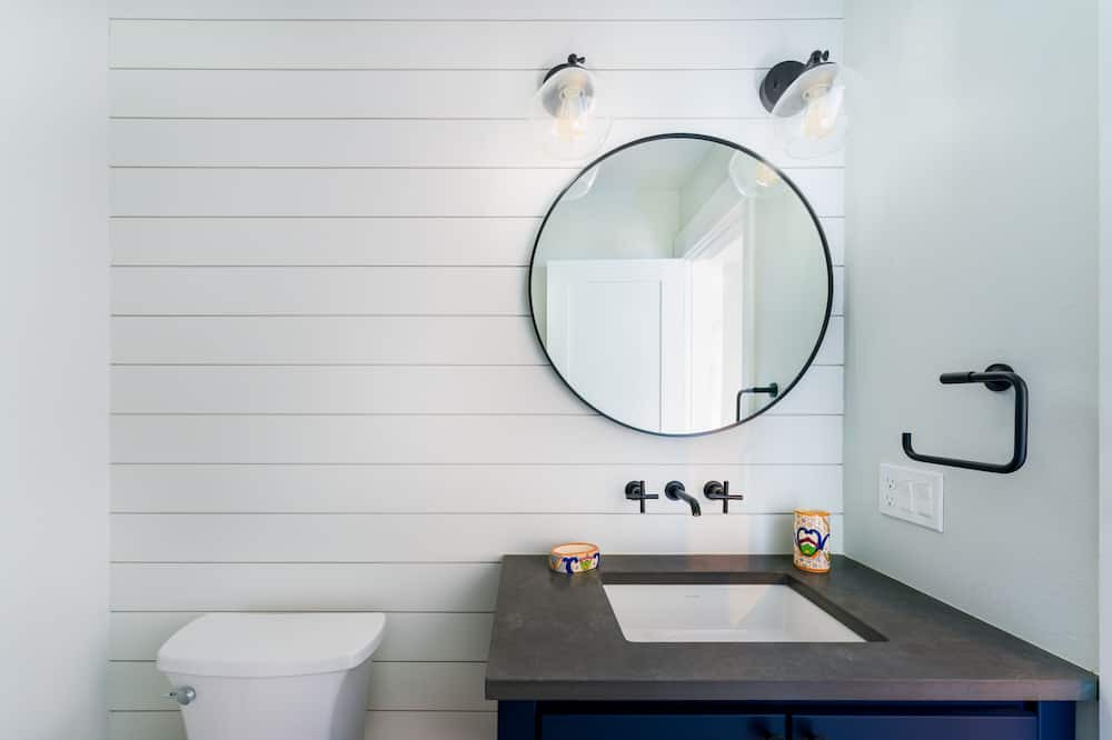 Photo of Bathroom in North Central Evergreen