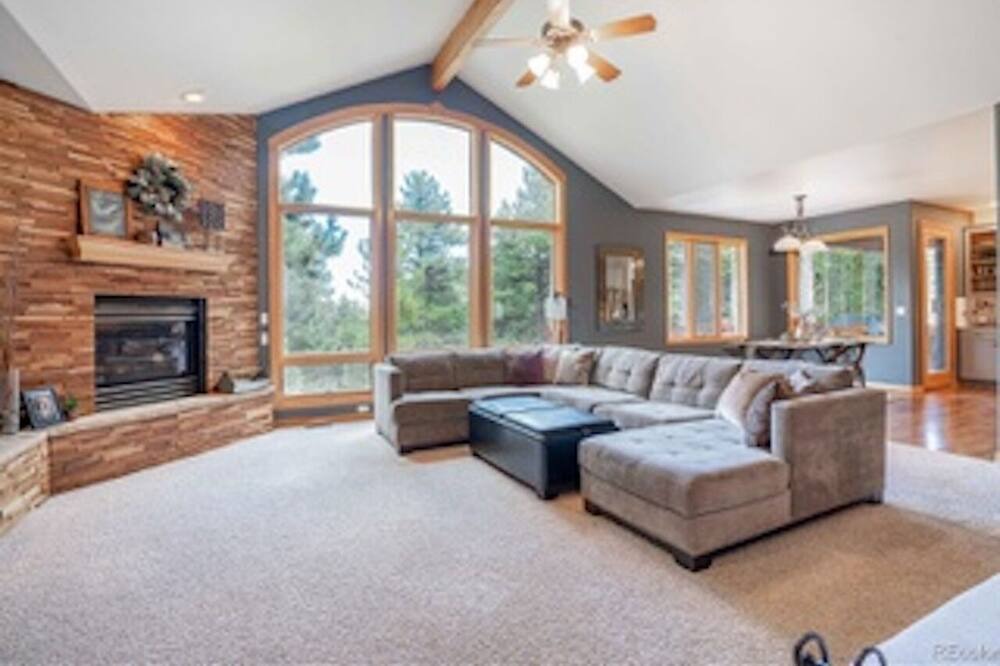 Photo of Livingroom in North Central Evergreen