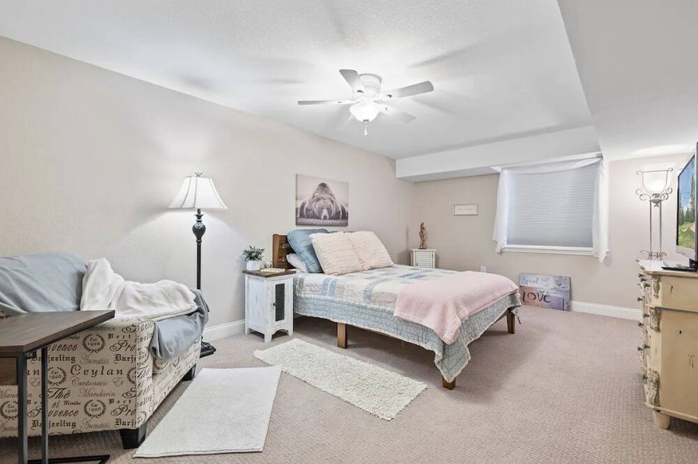 Photo of Bedroom in Castle Rock