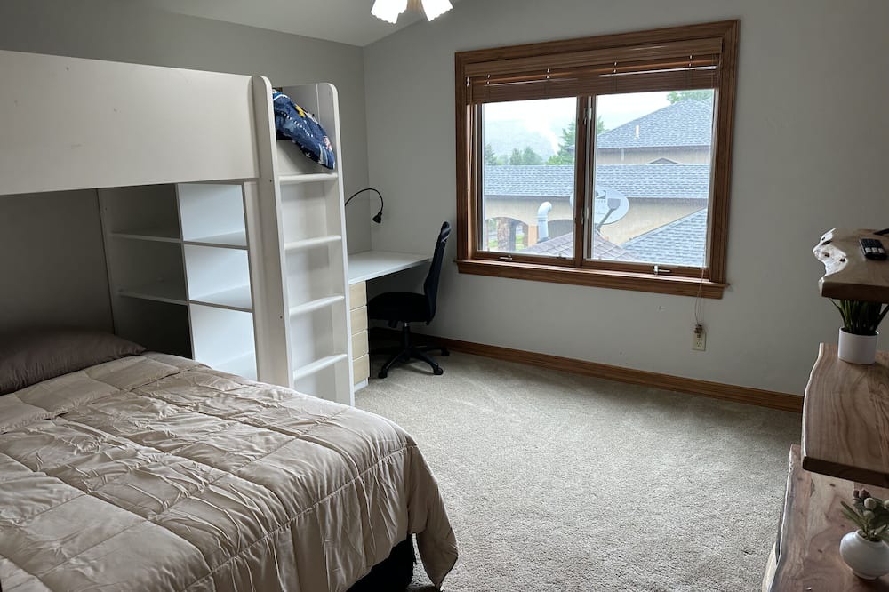 Photo of Bedroom in Gypsum