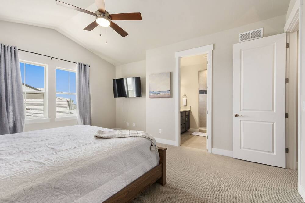 Photo of Bedroom in Loveland