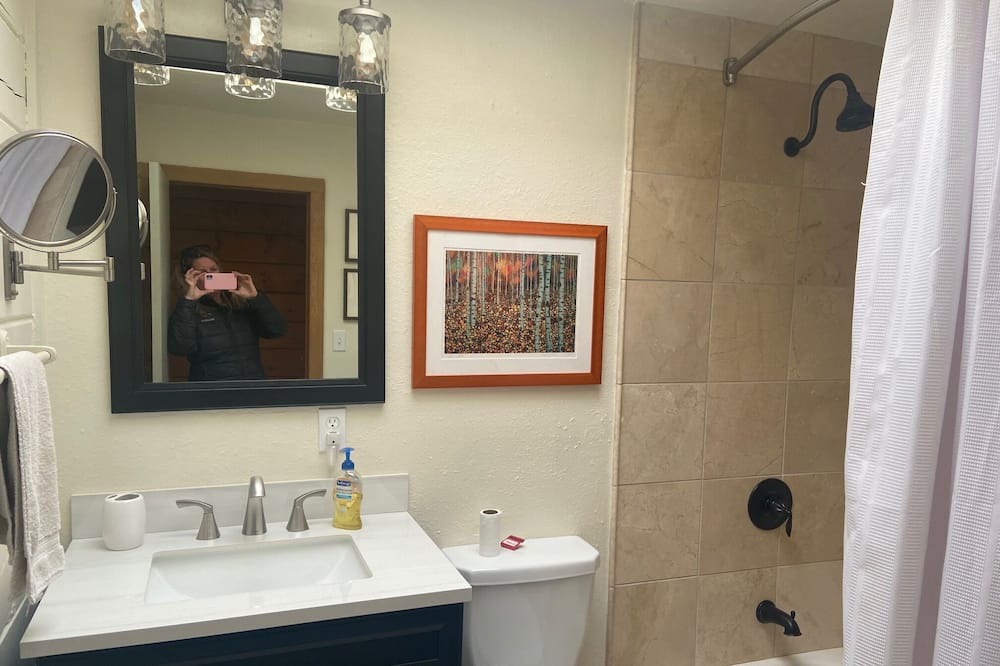 Photo of Bathroom in Del Norte