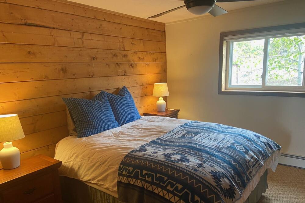 Photo of Bedroom in Del Norte