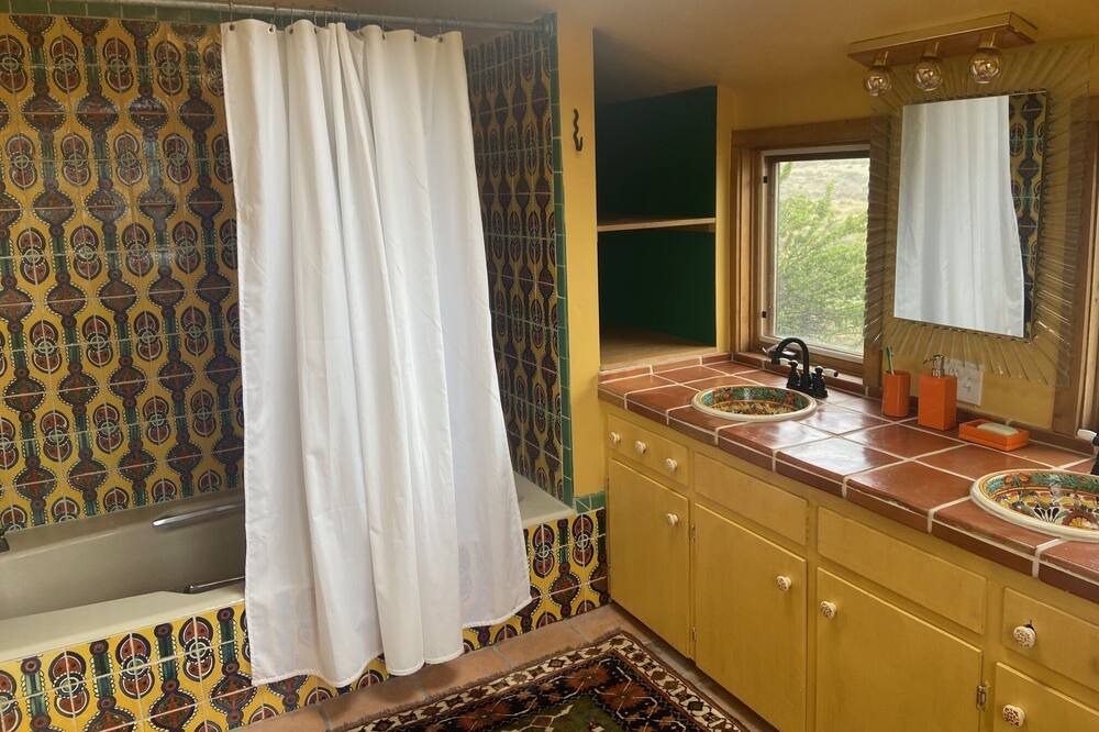 Photo of Bathroom in Del Norte