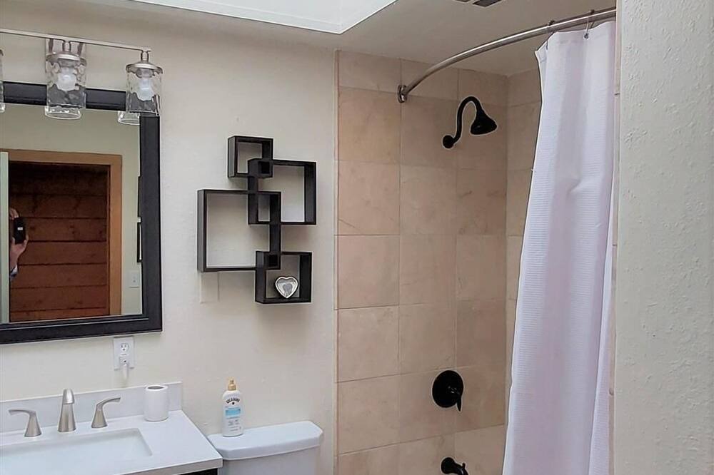 Photo of Bathroom in Del Norte