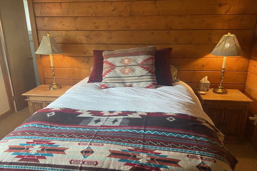 Photo of Bedroom in Del Norte