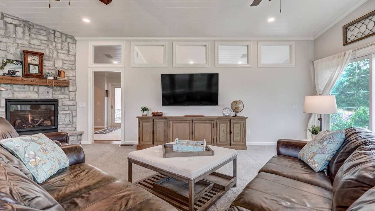 Photo of Livingroom in Gleneagle