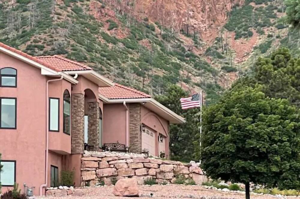 Photo of Outdoor in Mountain Shadows