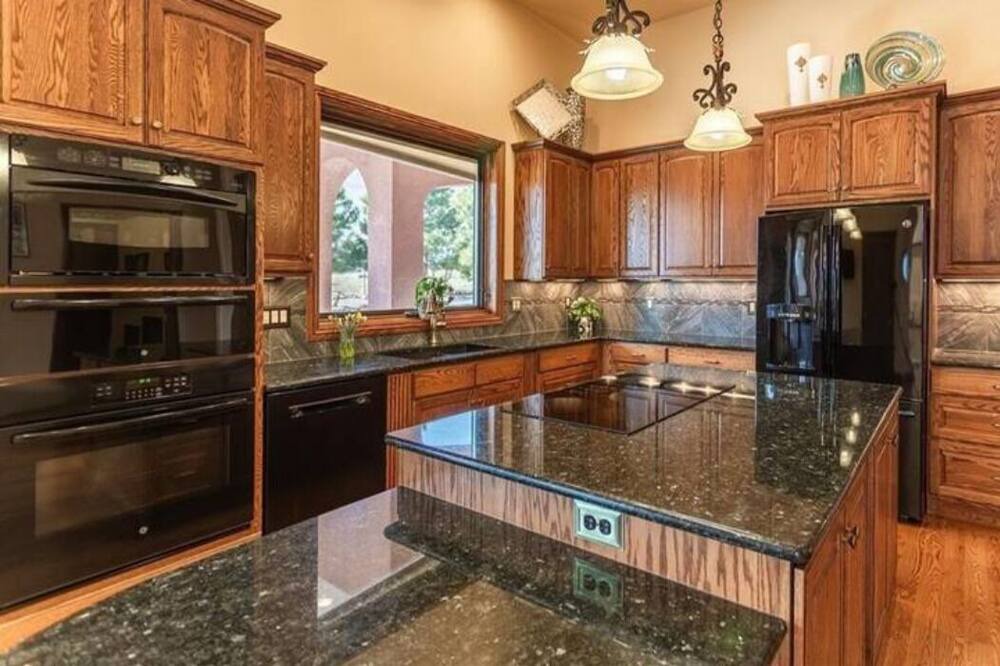 Photo of Kitchen in Mountain Shadows