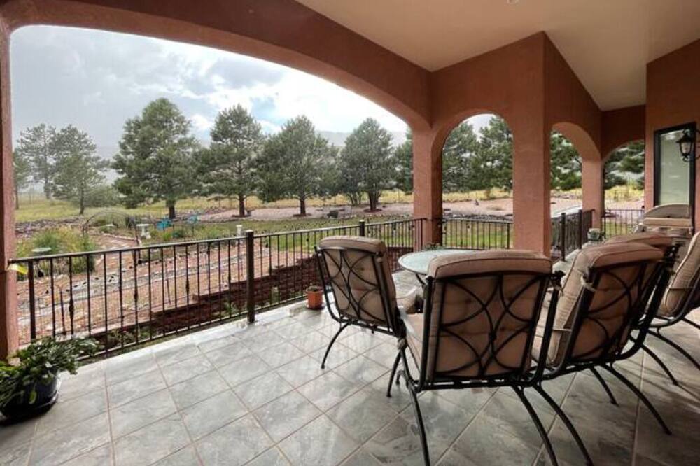 Photo of Patio Balcony in Mountain Shadows
