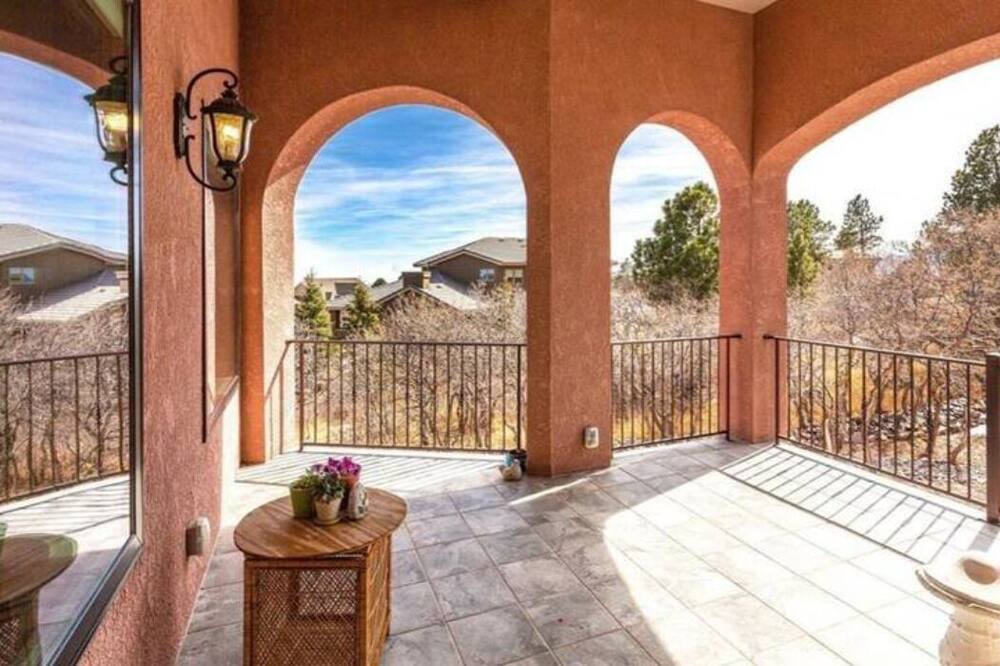 Photo of Outdoor in Mountain Shadows