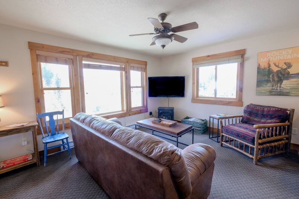 Photo of Livingroom in Grand Lake