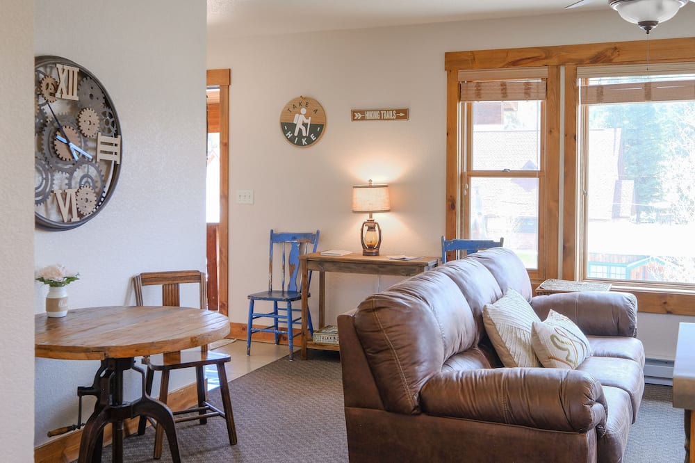 Photo of Livingroom in Grand Lake