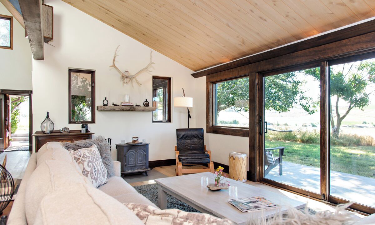 Photo of Livingroom in Missouri Heights