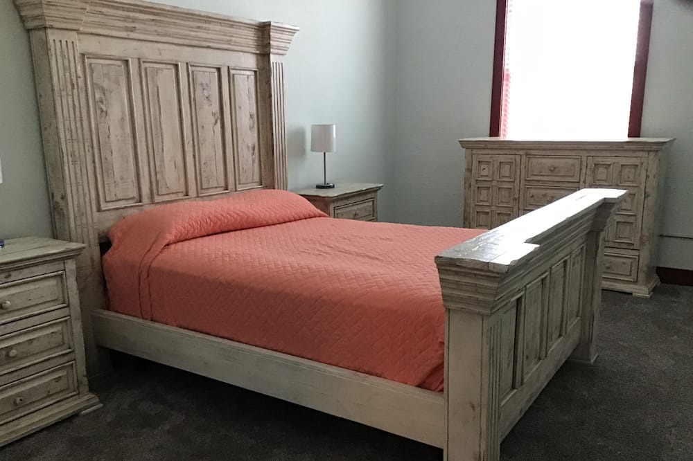 Photo of Bedroom in Fort Morgan