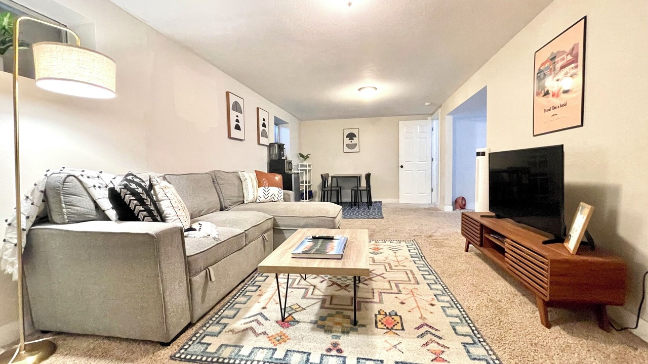 Photo of Livingroom in Aurora
