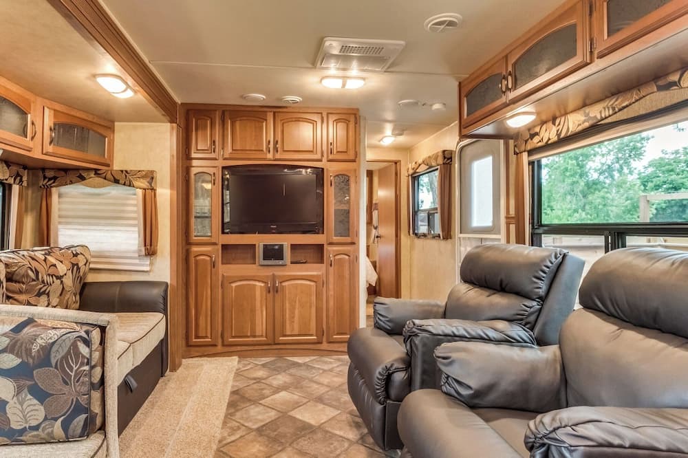 Photo of Livingroom in Arvada Plaza Area