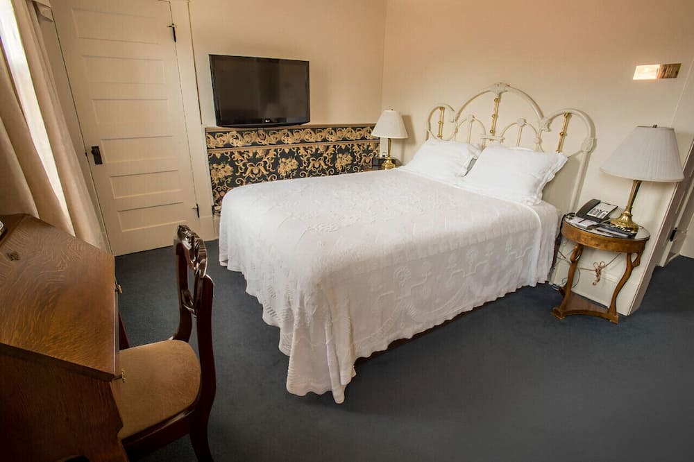 Photo of Bedroom in Central Boulder
