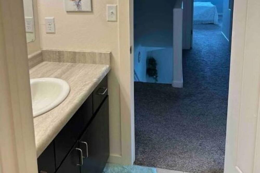 Photo of Bathroom in Pear Park