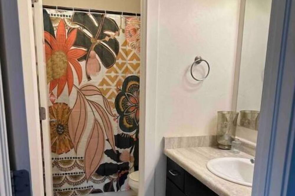 Photo of Bathroom in Pear Park