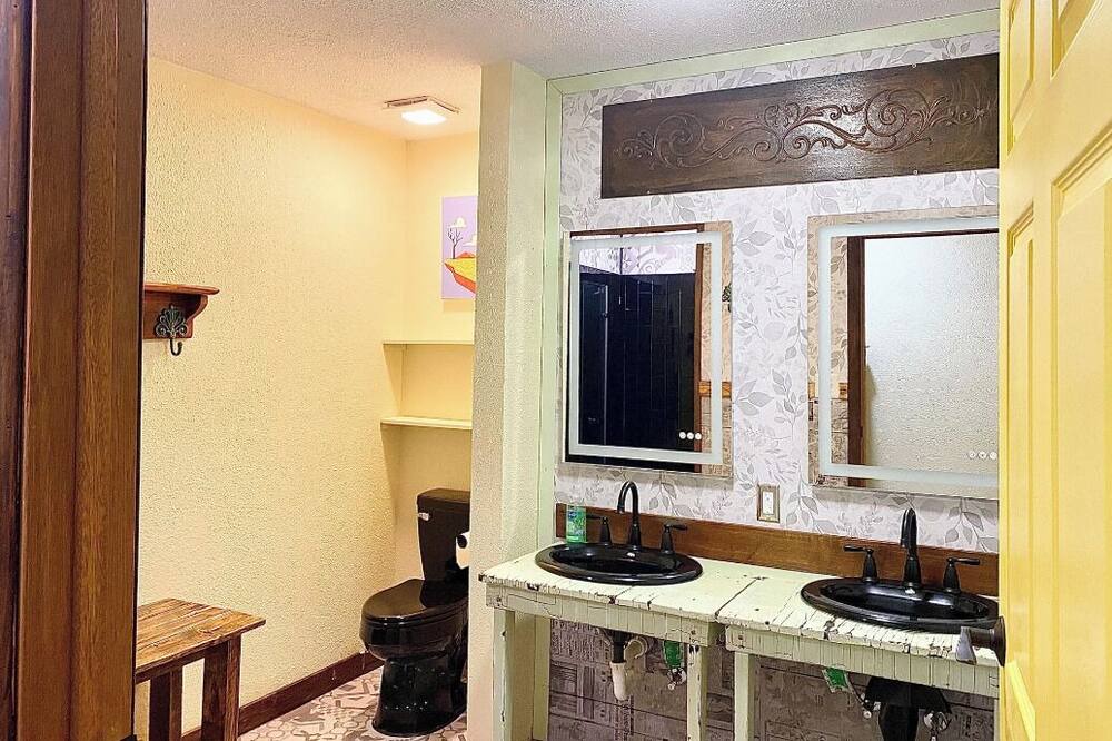 Photo of Bathroom in Fowler