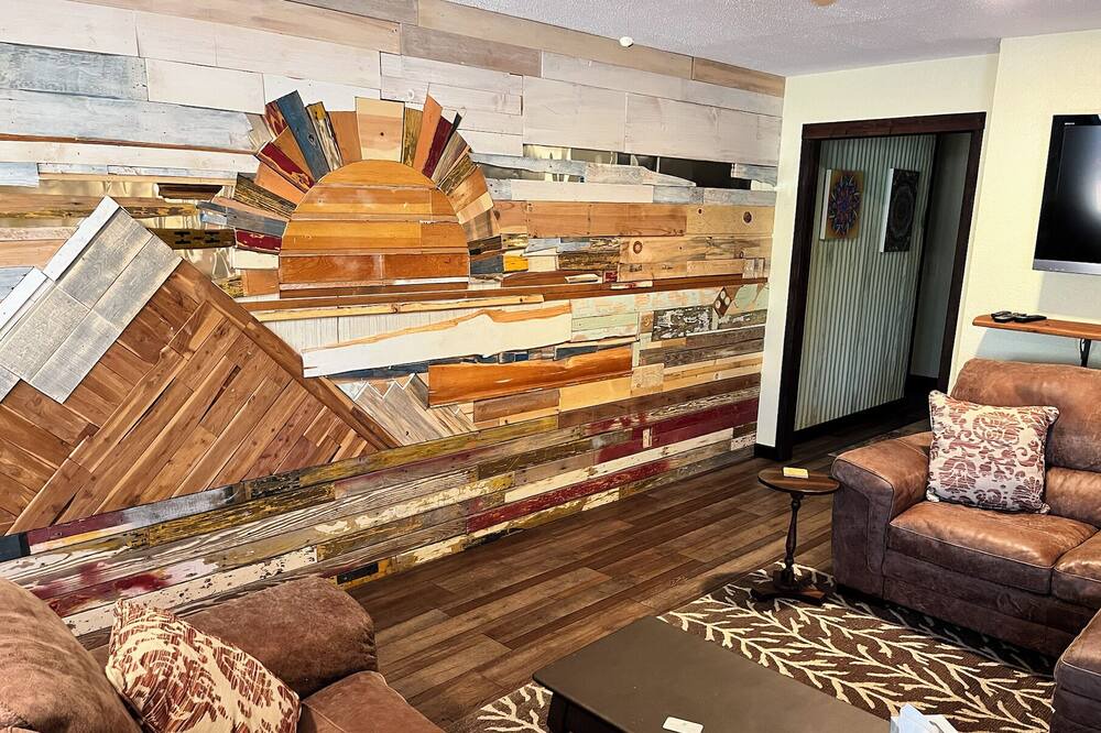 Photo of Livingroom in Fowler