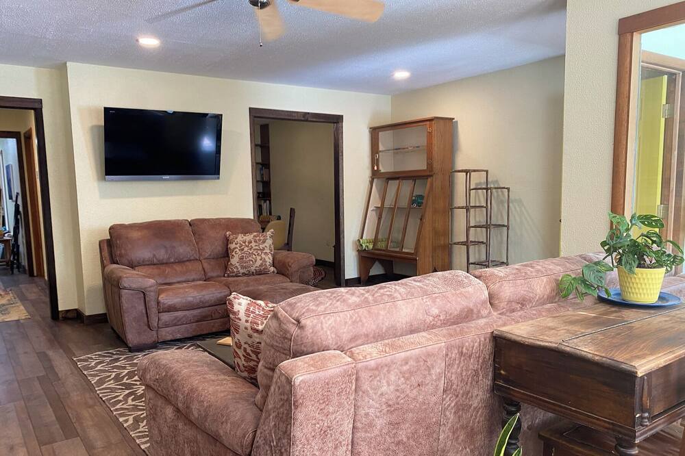Photo of Livingroom in Fowler