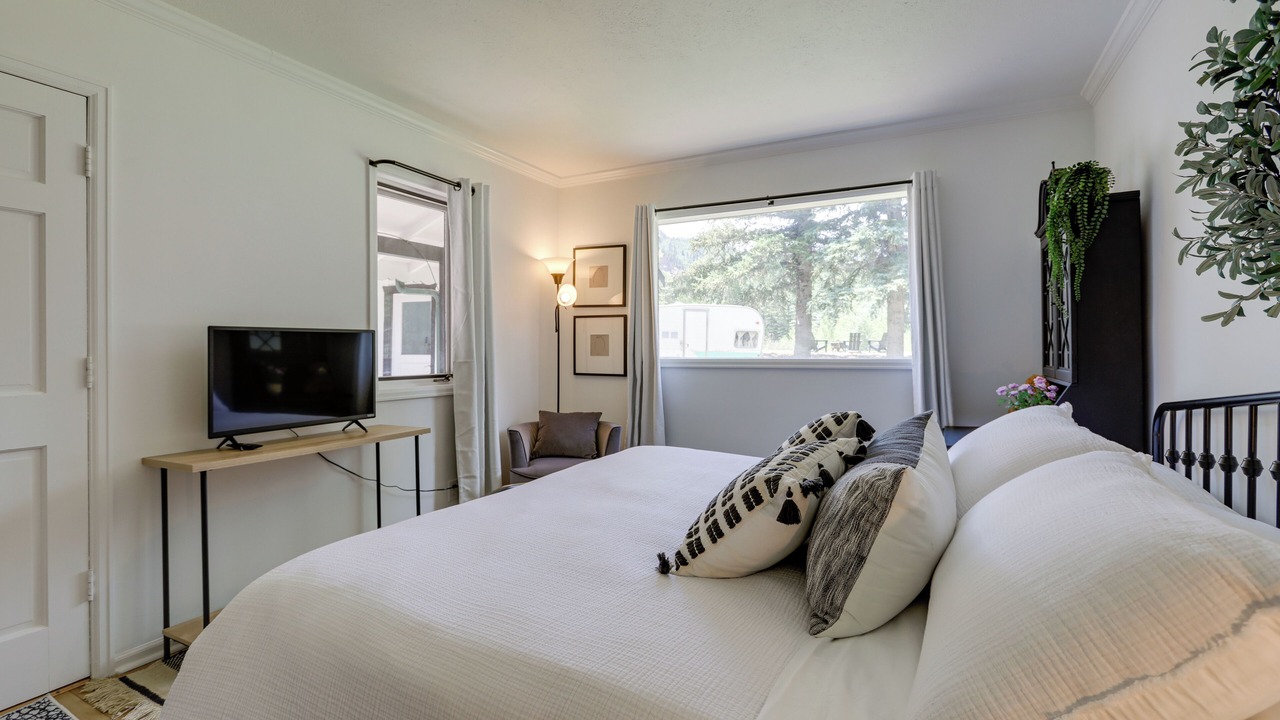 Photo of Bedroom in Redstone