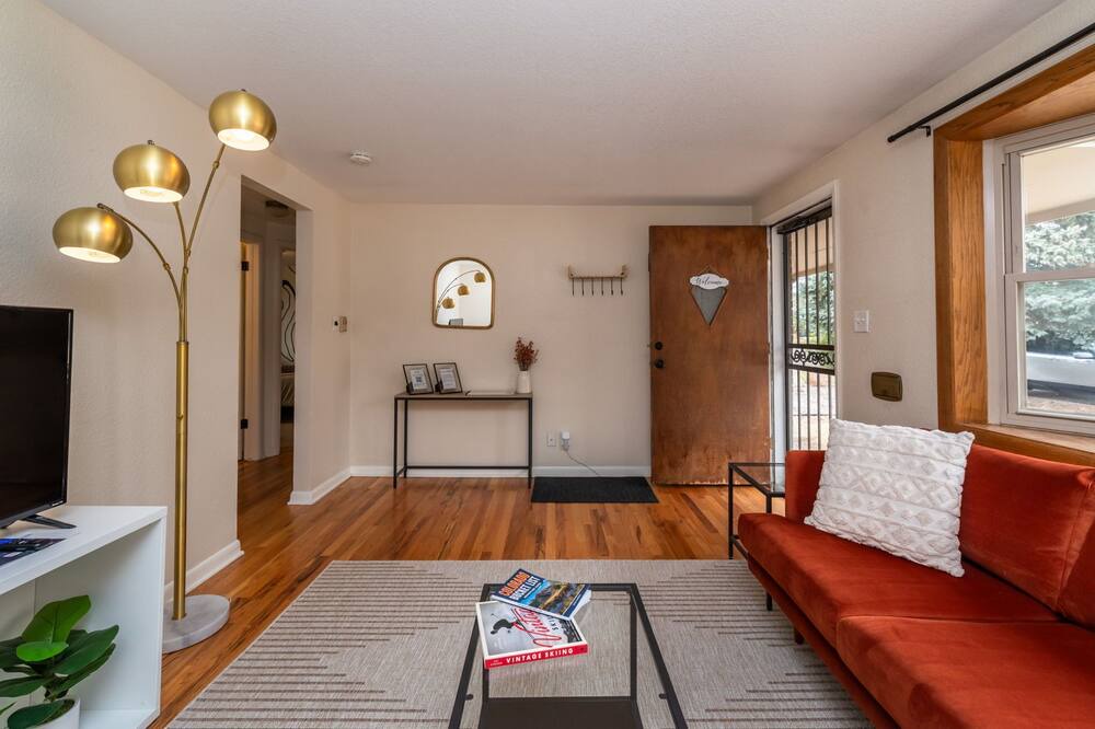 Photo of Livingroom in Arvada Plaza Area