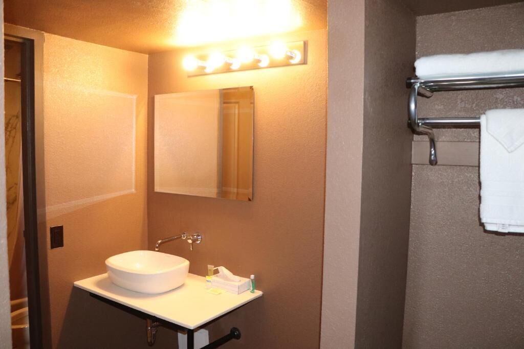 Photo of Bathroom in Lamar