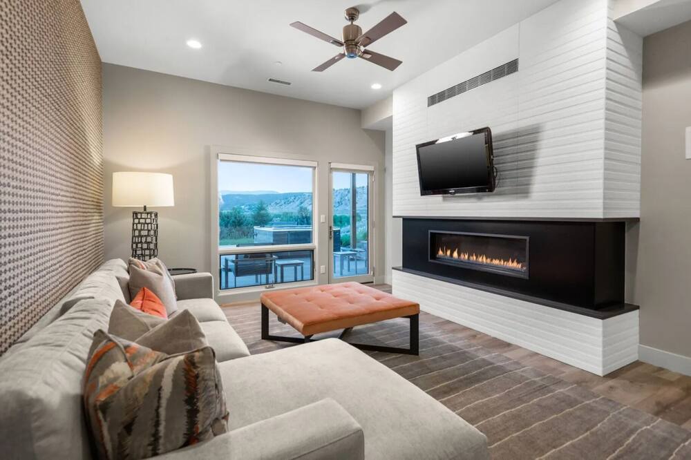 Photo of Livingroom in Aspen Glen