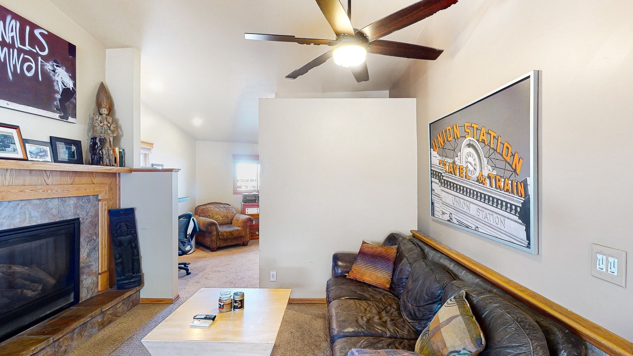 Photo of Livingroom in Englewood