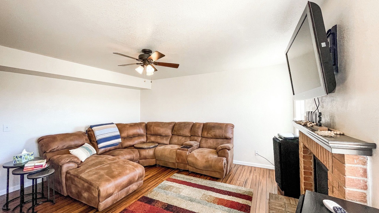 Photo of Livingroom in Security-Widefield