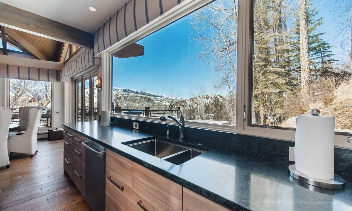 Photo of Kitchen in Red Mountain