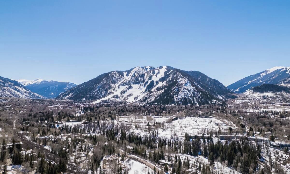 Photo of Outdoor in Red Mountain